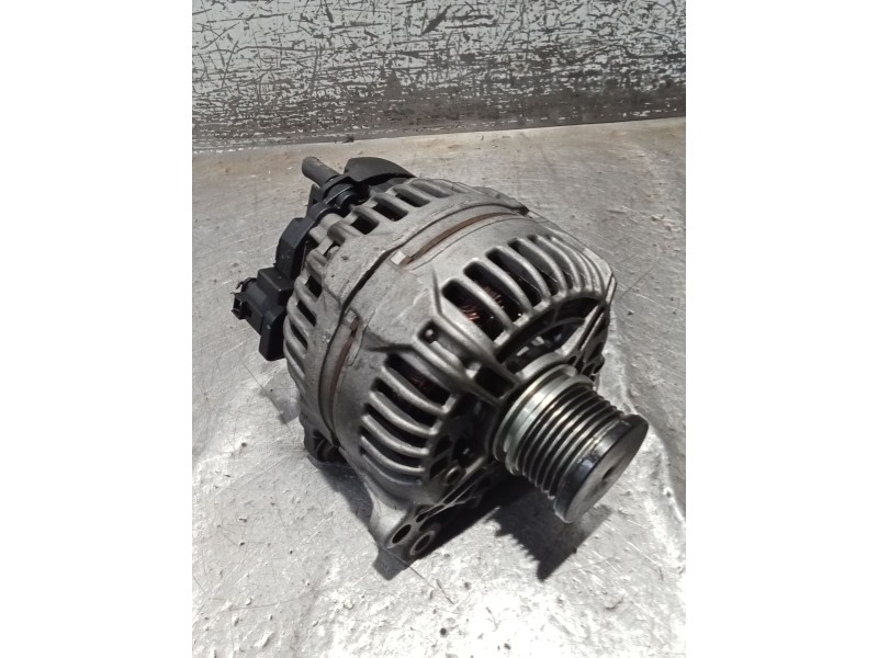 Recambio de alternador para audi a4 b8 (8k2) 2.0 tdi referencia OEM IAM 03G903016E 0124525114 140A