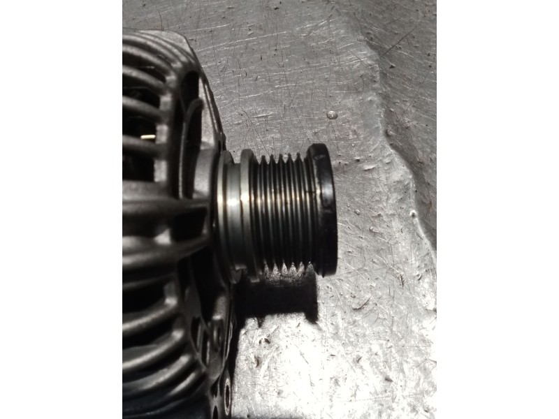 Recambio de alternador para audi a4 b8 (8k2) 2.0 tdi referencia OEM IAM 03G903016E 0124525114 140A