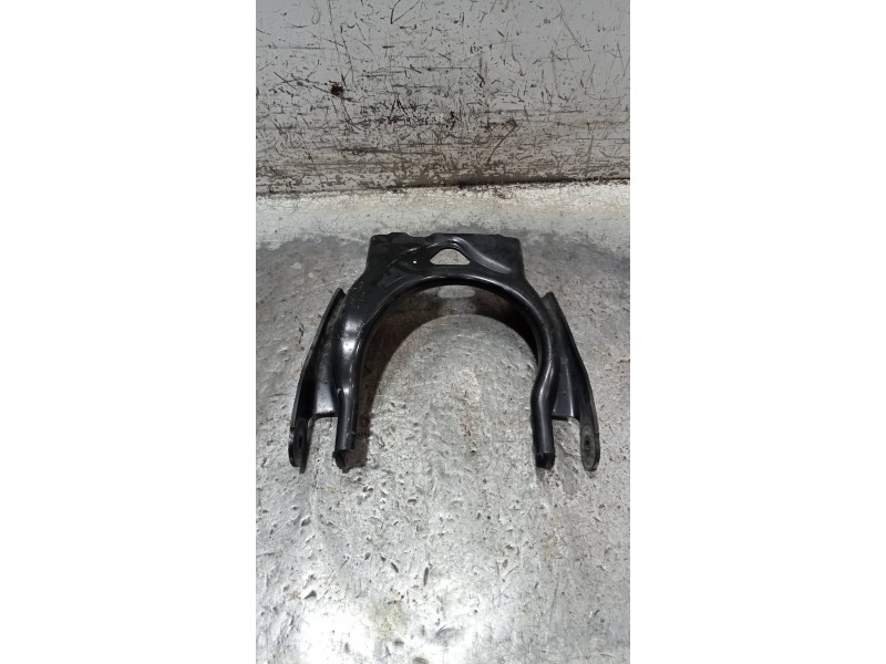 Recambio de brazo suspension superior delantero derecho para peugeot 407 st confort pack referencia OEM IAM   