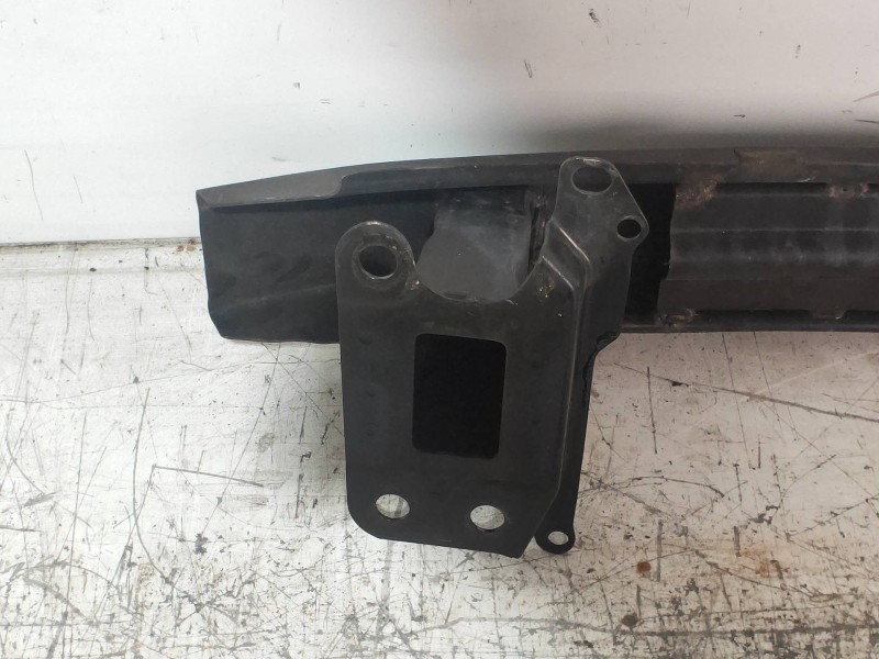 Recambio de refuerzo paragolpes delantero para volkswagen fox (5z1) básico referencia OEM IAM   