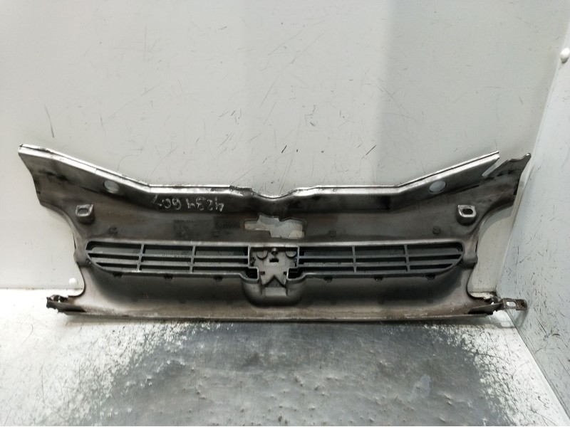 Recambio de rejilla delantera para peugeot partner monospace (5_, g_) 1.9 d referencia OEM IAM   