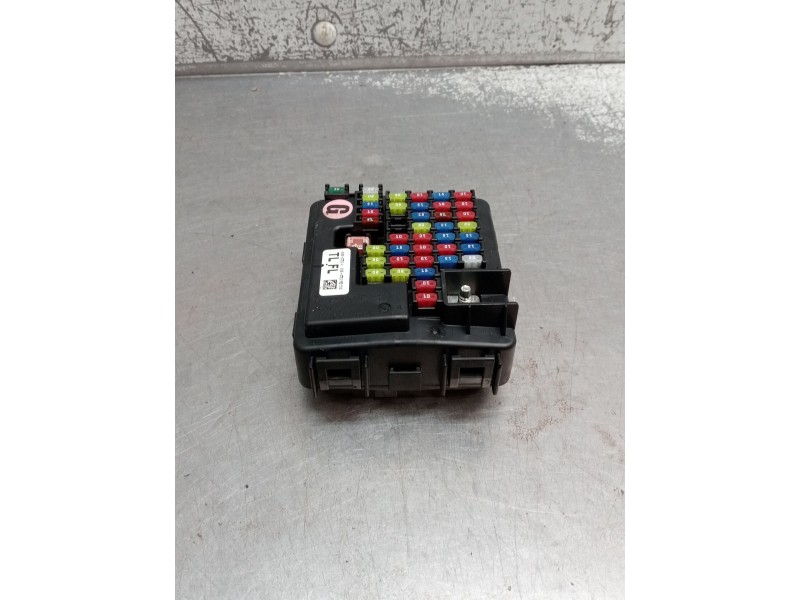 Recambio de caja reles / fusibles para hyundai tucson (tl, tle) 1.6 crdi referencia OEM IAM 91951D7210  2018