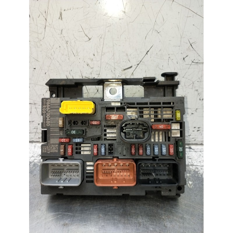 Recambio de caja reles / fusibles para peugeot 308 i (4a_, 4c_) 1.6 hdi referencia OEM IAM 9666700480 BSMR0500 2007