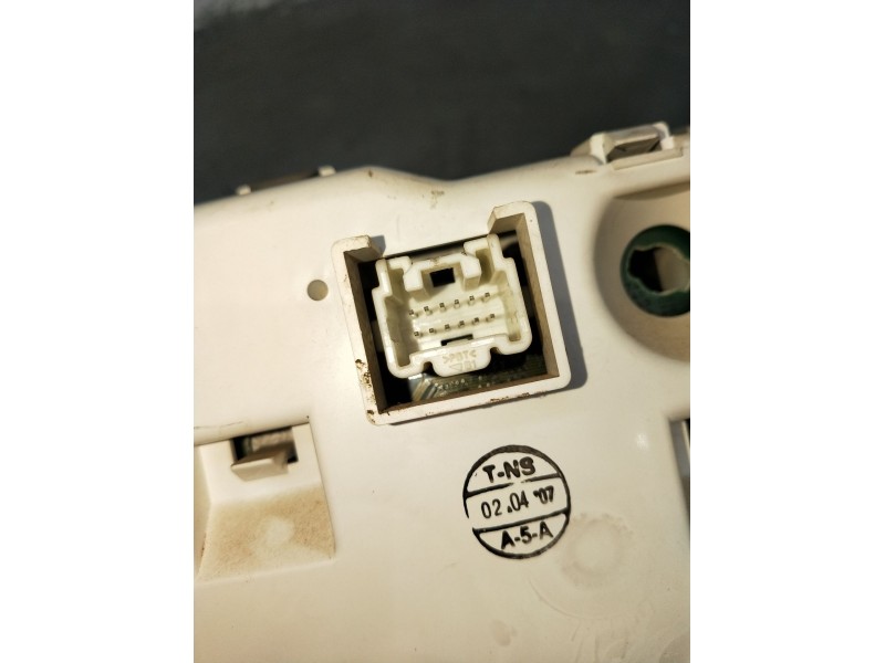 Recambio de cuadro instrumentos para mitsubishi l200 / triton (ka_t, kb_t) 2.5 di-d 4wd (kb4t) referencia OEM IAM 8100A523 A5007