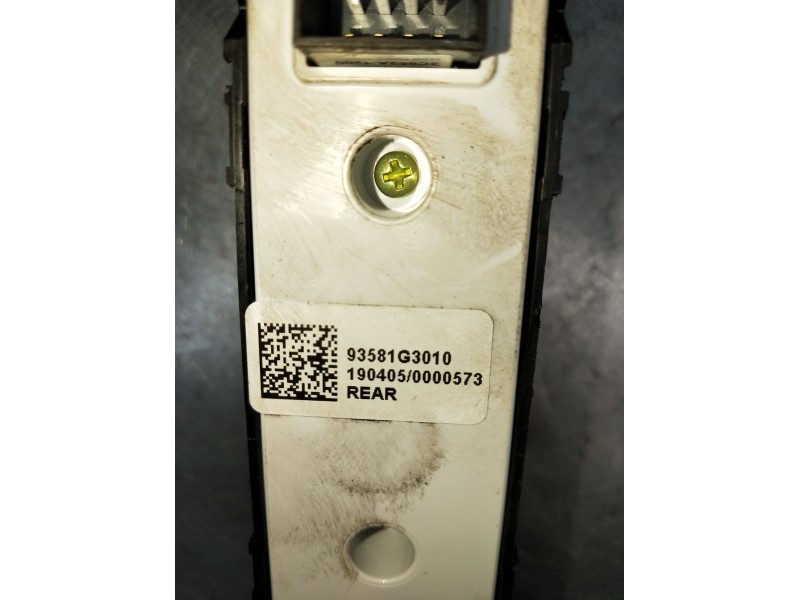 Recambio de mando elevalunas delantero derecho para hyundai i30 (pde, pd, pden) 1.0 t-gdi referencia OEM IAM 93581G3010 5P 2016