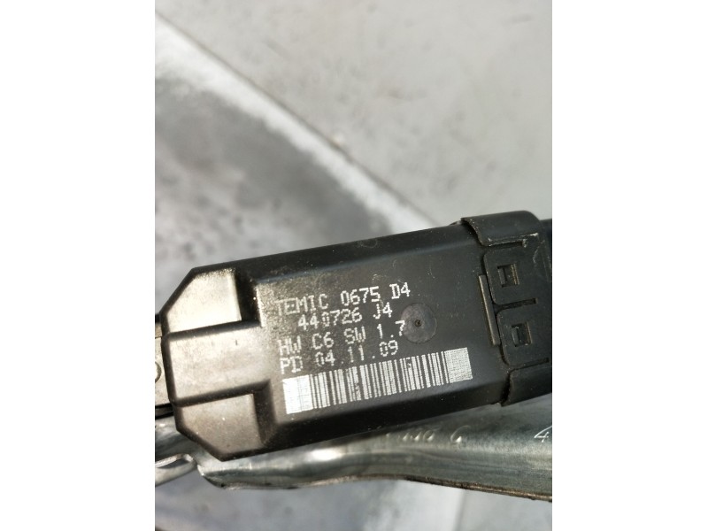 Recambio de elevalunas delantero derecho para renault grand scénic ii (jm0/1_) 1.5 dci (jm1e) referencia OEM IAM 440726J4 5P 