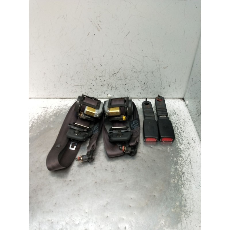 Recambio de juego cinturones delantero para hyundai h-1 furgoneta (a1) 2.5 crdi referencia OEM IAM  5P 2003