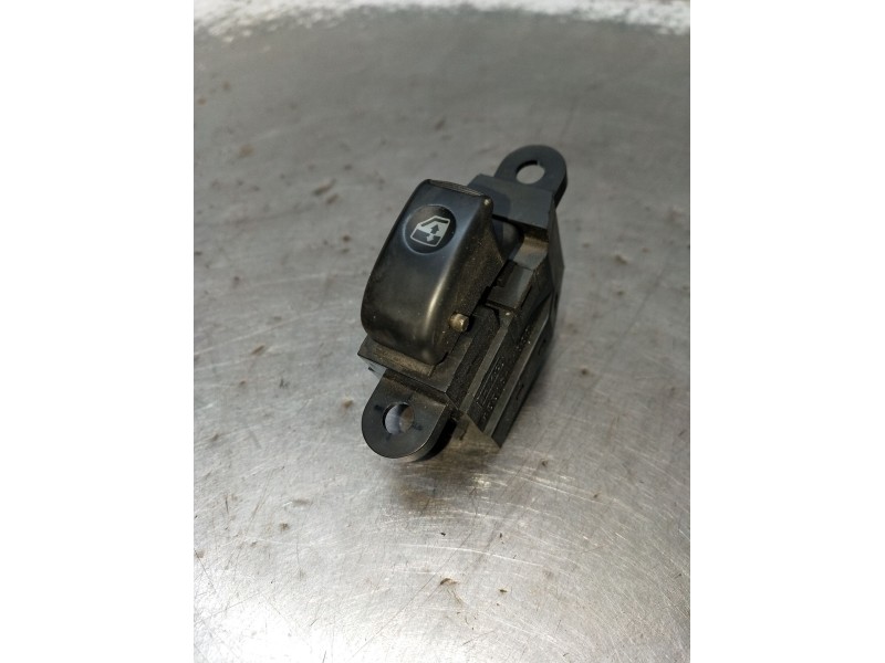 Recambio de mando elevalunas delantero izquierdo para hyundai h-1 furgoneta (a1) 2.5 crdi referencia OEM IAM 935804A000 5P 2003
