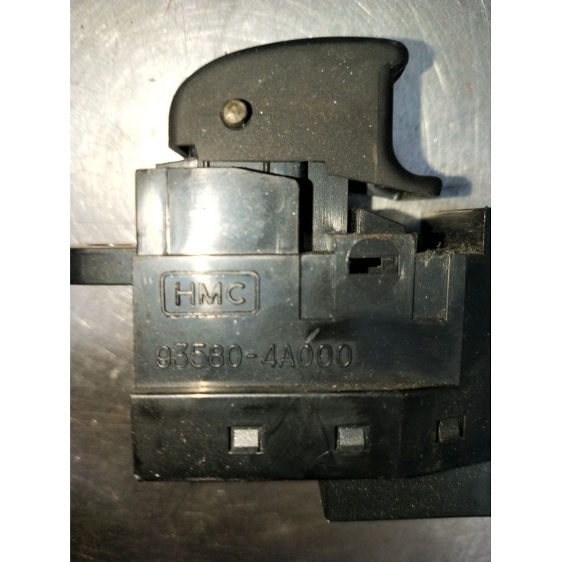 Recambio de mando elevalunas delantero izquierdo para hyundai h-1 furgoneta (a1) 2.5 crdi referencia OEM IAM 935804A000 5P 2003