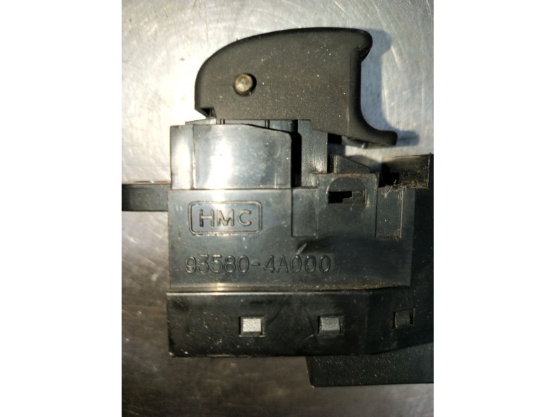 Recambio de mando elevalunas delantero izquierdo para hyundai h-1 furgoneta (a1) 2.5 crdi referencia OEM IAM 935804A000 5P 2003