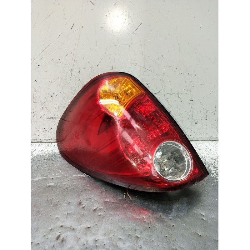 Recambio de piloto trasero izquierdo para mitsubishi l200 / triton (ka_t, kb_t) 2.5 di-d 4wd (kb4t) referencia OEM IAM   2005