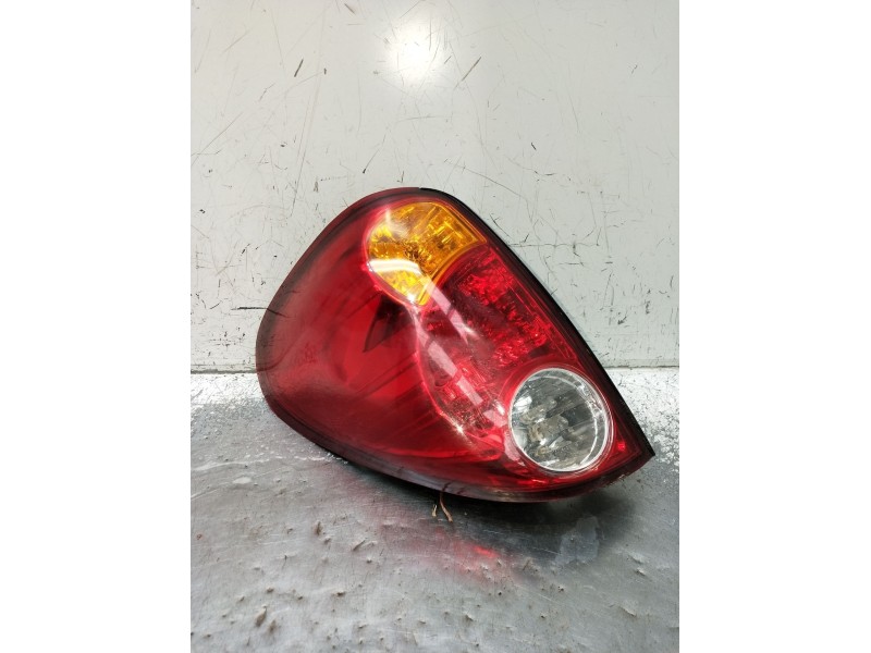 Recambio de piloto trasero izquierdo para mitsubishi l200 / triton (ka_t, kb_t) 2.5 di-d 4wd (kb4t) referencia OEM IAM   2005