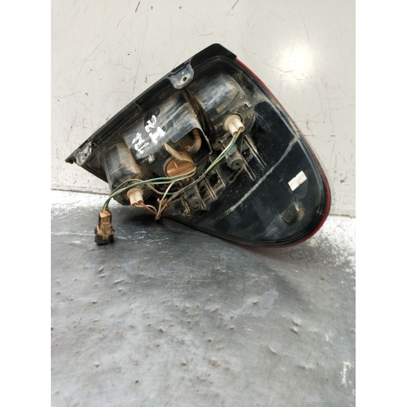 Recambio de piloto trasero izquierdo para mitsubishi l200 / triton (ka_t, kb_t) 2.5 di-d 4wd (kb4t) referencia OEM IAM   2005