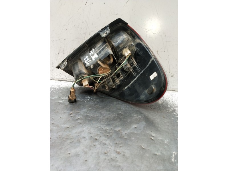 Recambio de piloto trasero izquierdo para mitsubishi l200 / triton (ka_t, kb_t) 2.5 di-d 4wd (kb4t) referencia OEM IAM   2005