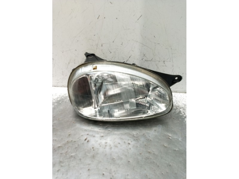 Recambio de faro derecho para opel corsa b (s93) 1.4 i (f08, f68, m68) referencia OEM IAM 90444785 67625245 