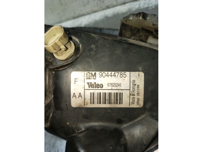 Recambio de faro derecho para opel corsa b (s93) 1.4 i (f08, f68, m68) referencia OEM IAM 90444785 67625245 