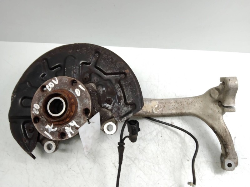 Recambio de mangueta delantera izquierda para audi a4 berlina (8e) 2.0 20v cat (alt) referencia OEM IAM   