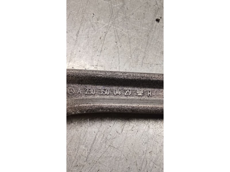 Recambio de brazo suspension superior trasero derecho para mercedes-benz cls (c219) cls 320 cdi (219.322) referencia OEM IAM A23