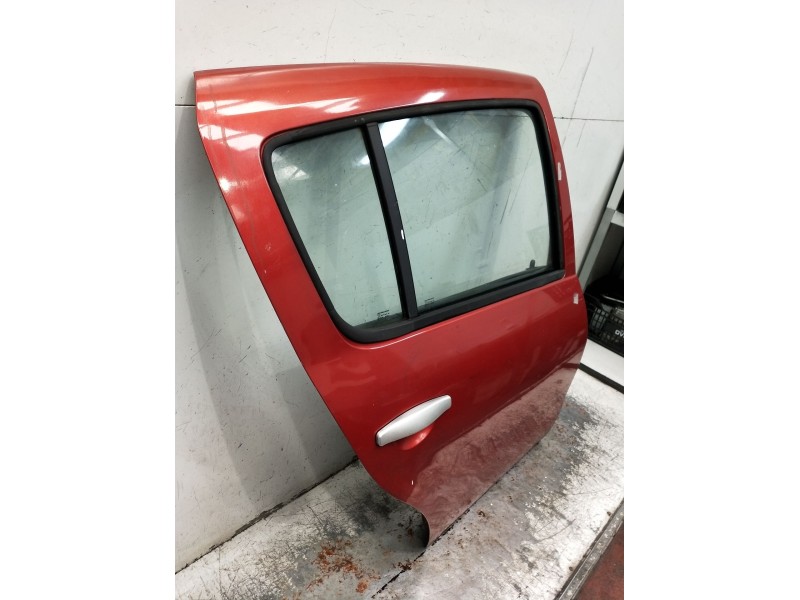 Recambio de puerta trasera derecha para dacia sandero (bs_) 1.6 mpi 85 (bs03) referencia OEM IAM  5P 2008