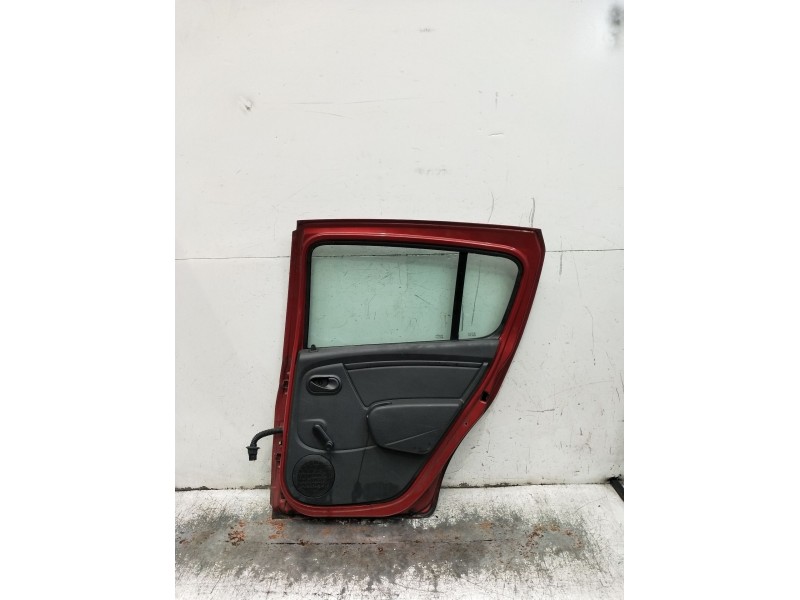 Recambio de puerta trasera derecha para dacia sandero (bs_) 1.6 mpi 85 (bs03) referencia OEM IAM  5P 2008