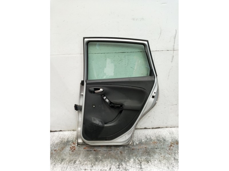 Recambio de puerta trasera derecha para seat altea xl (5p5, 5p8) 1.6 tdi referencia OEM IAM   2009