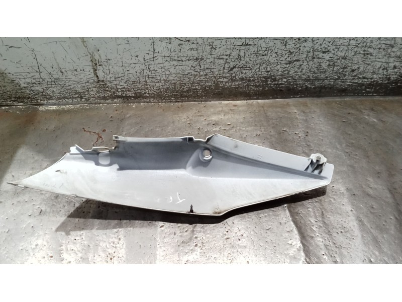 Recambio de molduras traseras para honda cbf cbf 600 (pc43) referencia OEM IAM  VER FOTOS IZQUIERDA