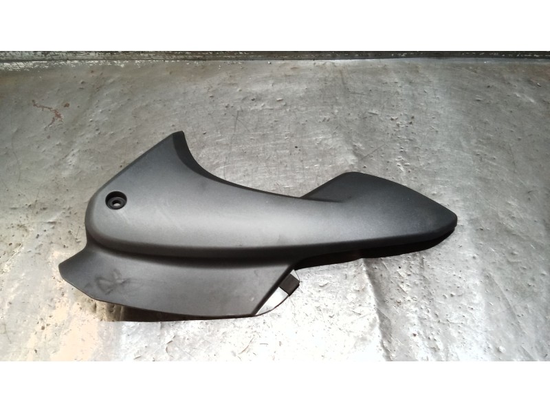 Recambio de moldura para honda cbf cbf 600 (pc43) referencia OEM IAM   IZQUIERDO