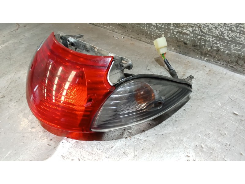 Recambio de piloto trasero central para honda cbf cbf 600 (pc43) referencia OEM IAM 304761305 100973503 