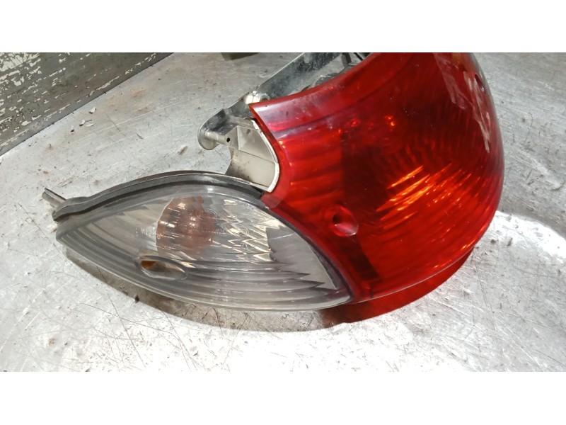 Recambio de piloto trasero central para honda cbf cbf 600 (pc43) referencia OEM IAM 304761305 100973503 