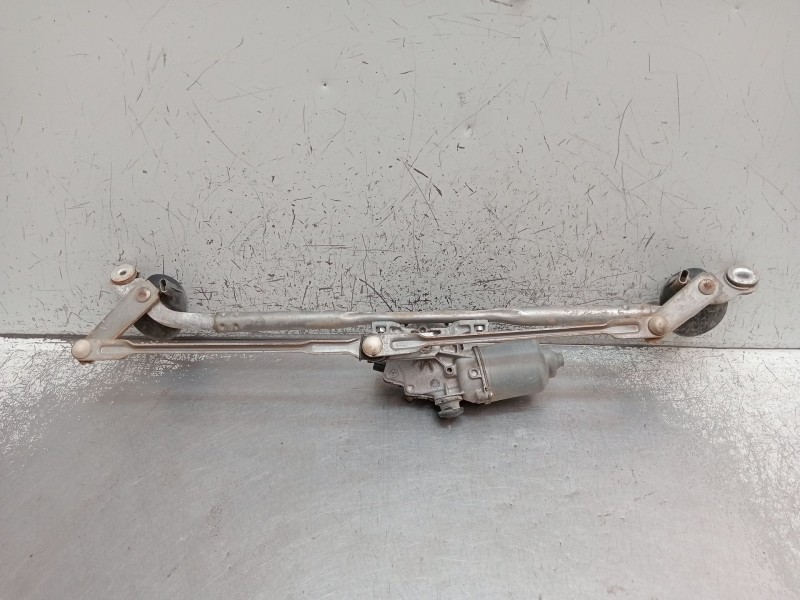 Recambio de motor limpia delantero para toyota hilux vii pick-up (_n1_, _n2_, _n3_) 2.5 d-4d 4wd (kun25_) referencia OEM IAM AE1