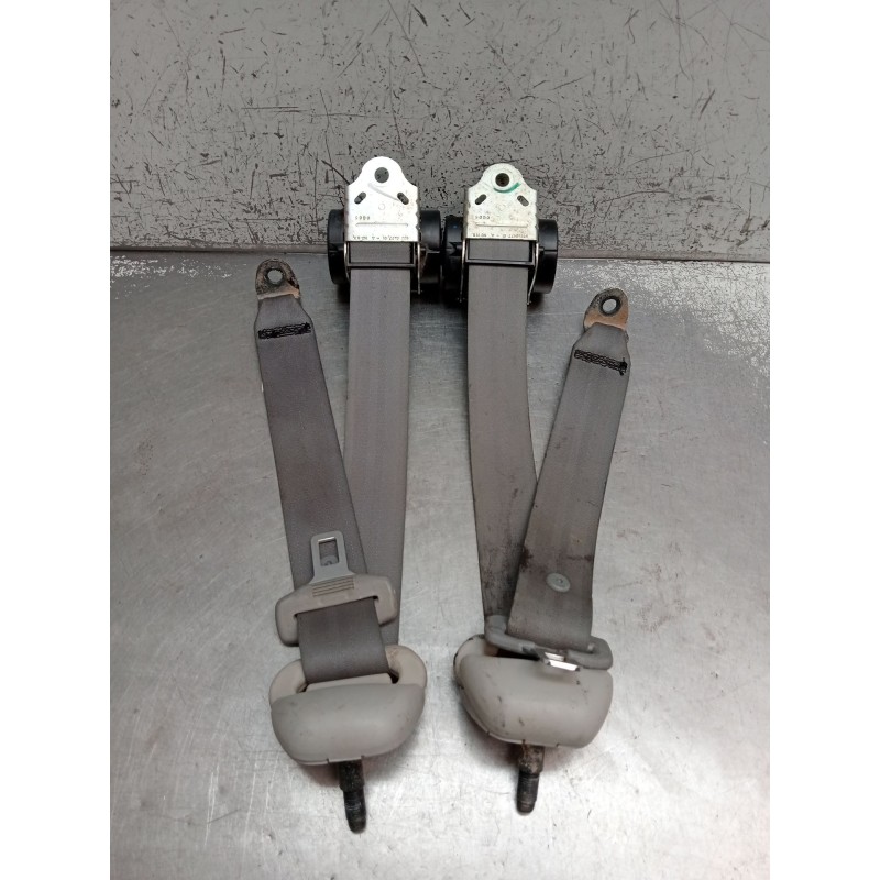 Recambio de juego cinturones trasero para toyota hilux vii pick-up (_n1_, _n2_, _n3_) 2.5 d-4d 4wd (kun25_) referencia OEM IAM  