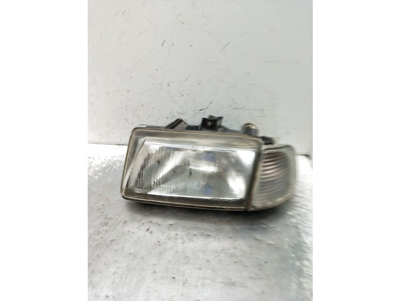 Recambio de faro izquierdo para seat ibiza ii (6k1) 1.9 d referencia OEM IAM   