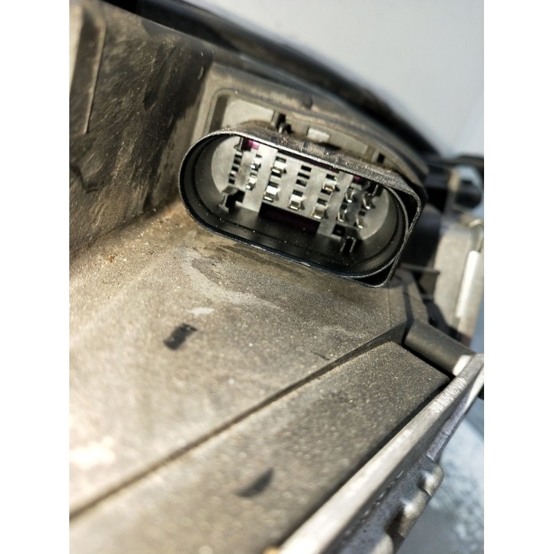 Recambio de faro izquierdo para audi a4 b8 (8k2) 2.0 tdi referencia OEM IAM 0301240271 1307329218 XENON 2008