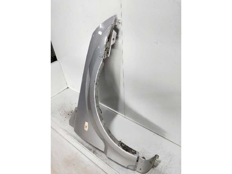 Recambio de aleta delantera derecha para kia sorento 2.5 crdi concept referencia OEM IAM   
