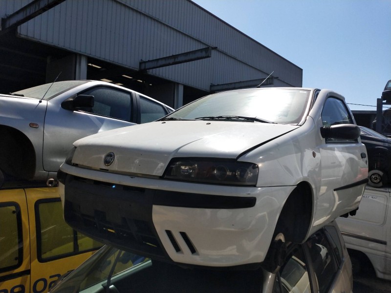 fiat punto berlina (188) del año 2001