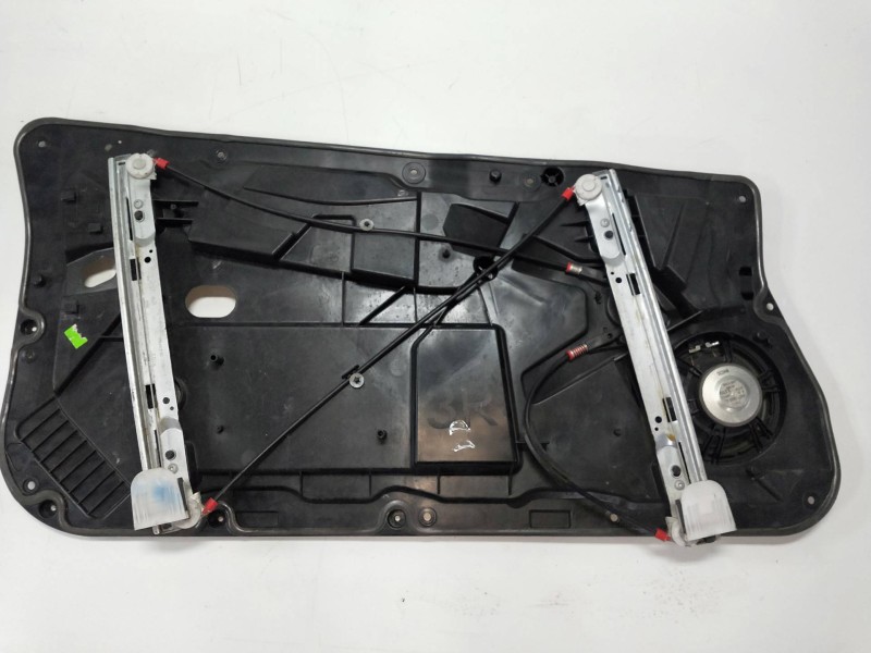 Recambio de elevalunas delantero derecho para ford fiesta (cb1) ambiente referencia OEM IAM 8A6114553A 1742390 3P