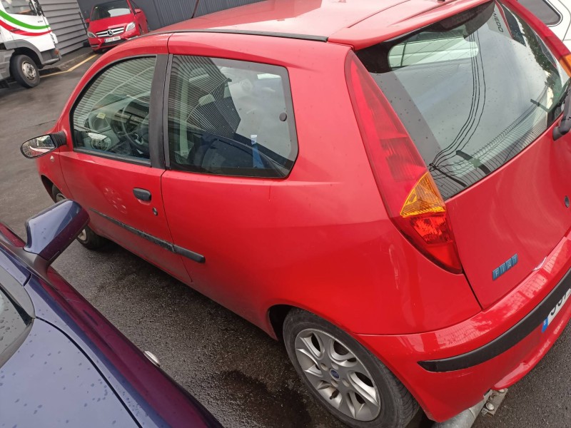 fiat punto berlina (188) del año 2001