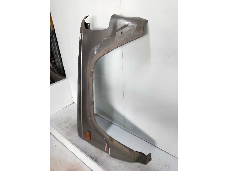 Recambio de aleta delantera derecha para isuzu trooper referencia OEM IAM   