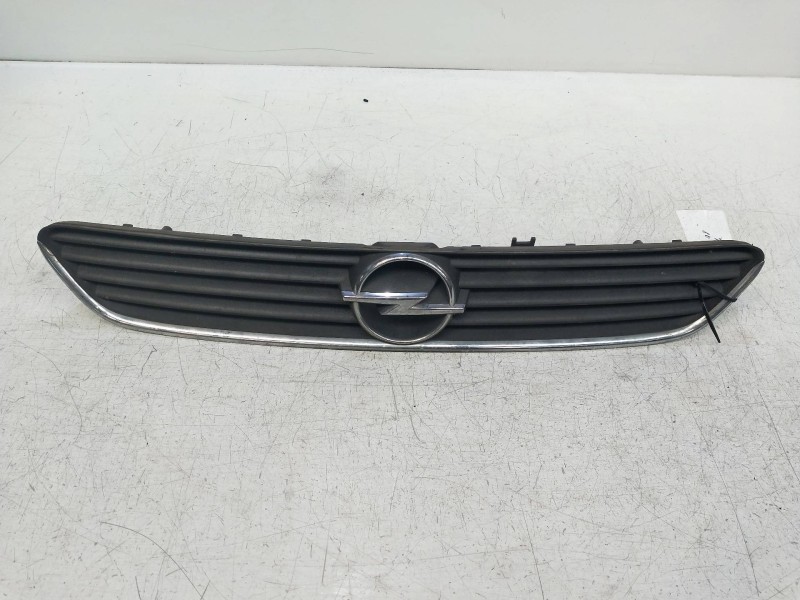 Recambio de rejilla delantera para opel astra g berlina 1.8 16v cat referencia OEM IAM   