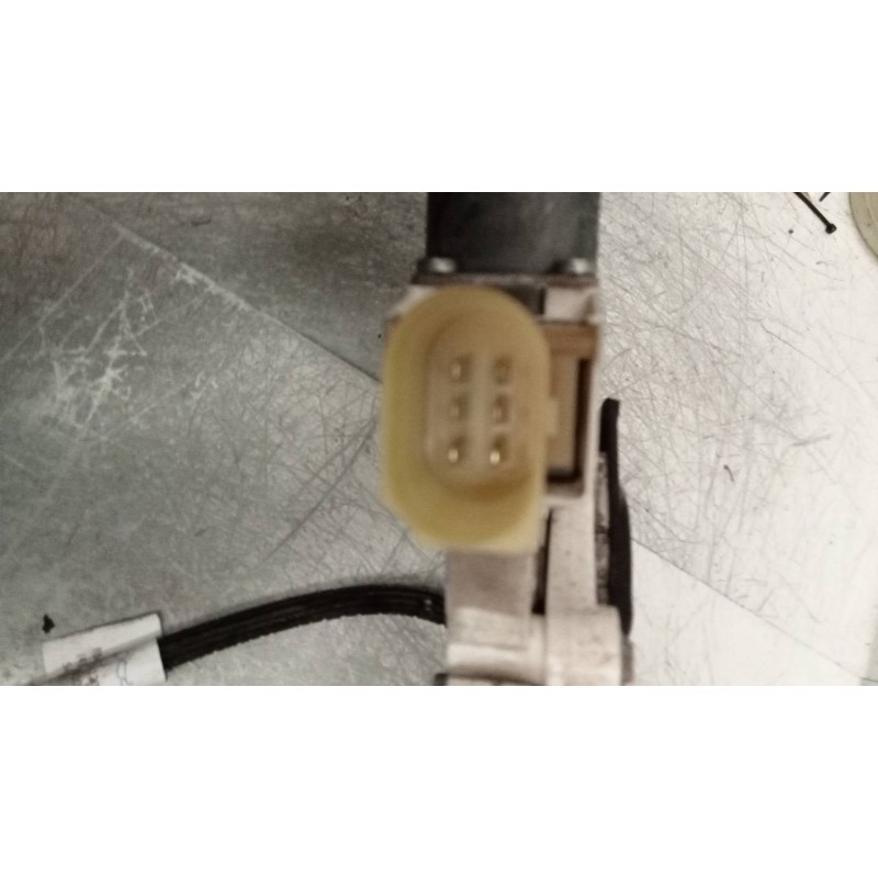 Recambio de elevalunas delantero derecho para bmw serie 1 berlina (e81/e87) 120d referencia OEM IAM 7067796S 7138466E 5P