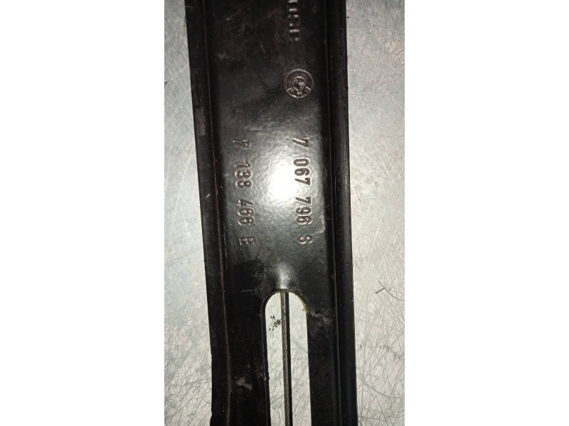 Recambio de elevalunas delantero derecho para bmw serie 1 berlina (e81/e87) 120d referencia OEM IAM 7067796S 7138466E 5P