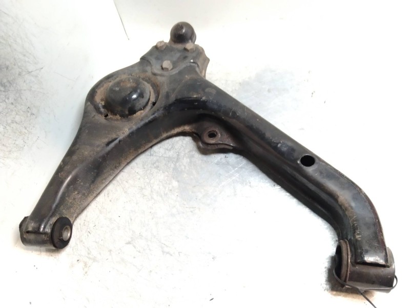 Recambio de brazo suspension inferior delantero izquierdo para santana 300 1.6 hdi referencia OEM IAM    Recambio de brazo suspension inferior delantero izquierdo para santana 300 1.6 hdi referencia OEM IAM