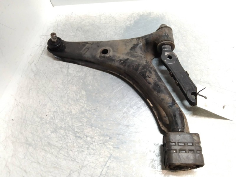 Recambio de brazo suspension inferior delantero izquierdo para suzuki swift sf berlina (ma) 1.3 gls (3-ptas.) referencia OEM IAM