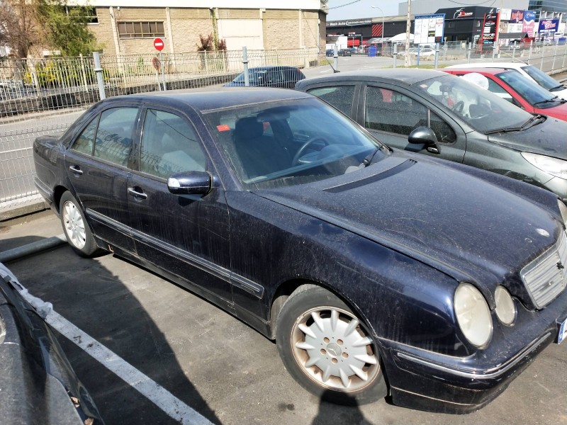 mercedes clase e (w210) berlina diesel del año 2001