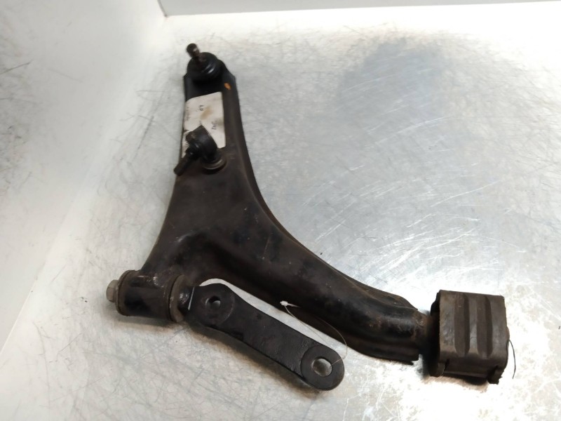 Recambio de brazo suspension inferior delantero derecho para suzuki swift sf berlina (ea) gti referencia OEM IAM    Recambio de brazo suspension inferior delantero derecho para suzuki swift sf berlina (ea) gti referencia OEM IAM