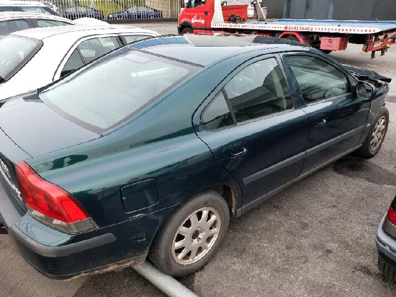 volvo s60 berlina del año 2002