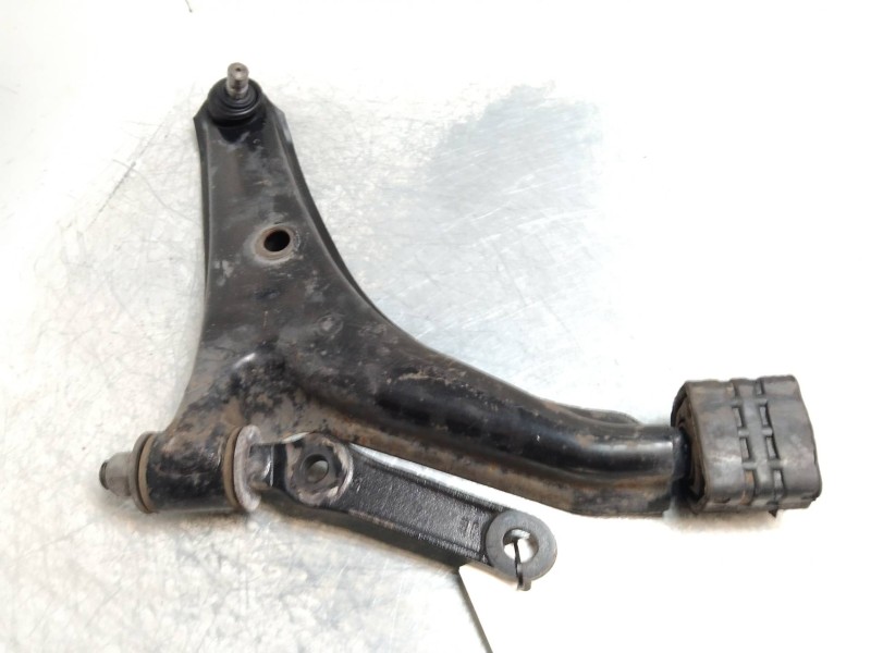 Recambio de brazo suspension inferior delantero derecho para suzuki swift sf berlina (ma) 1.3 gls (3-ptas.) referencia OEM IAM  