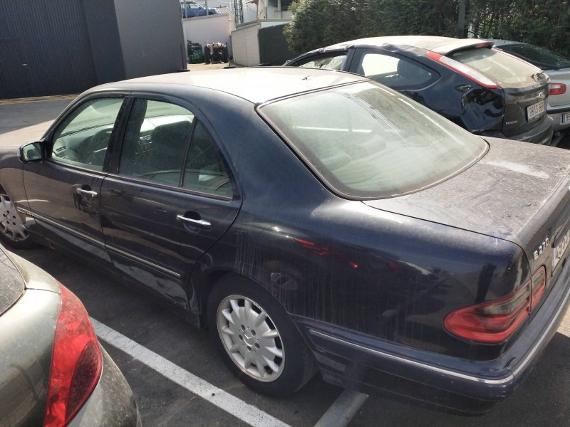 mercedes clase e (w210) berlina diesel del año 2001