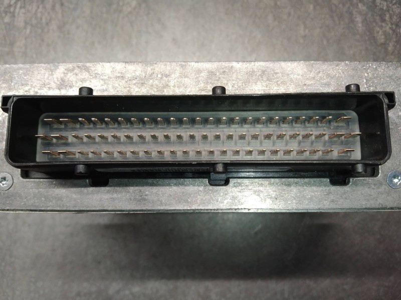 Recambio de centralita motor uce para saab 9-5 sedán 2.0 t e ecopower referencia OEM IAM T77A01 5380738 5380076