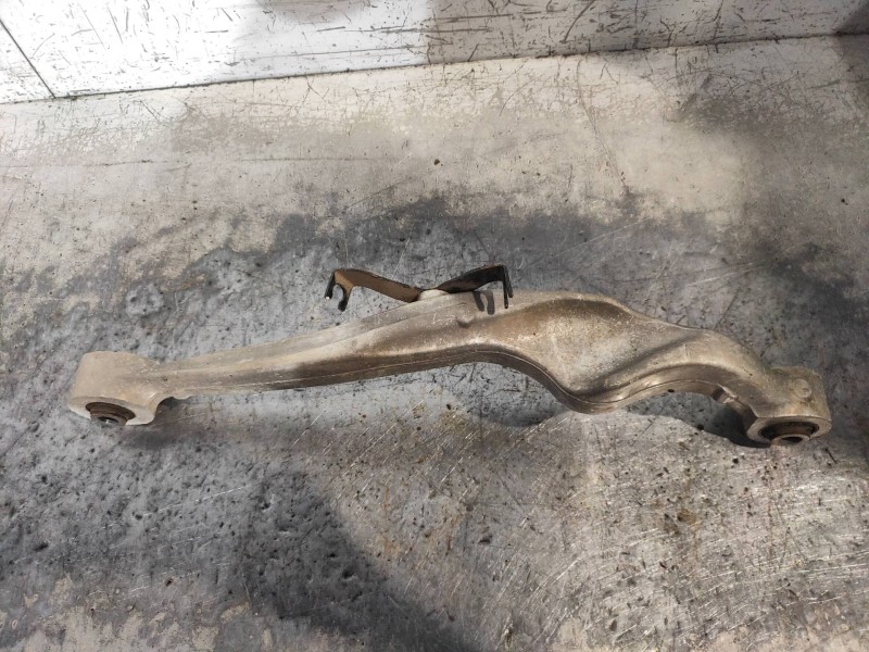 Recambio de brazo suspension superior trasero izquierdo para nissan qashqai (j10) acenta referencia OEM IAM   